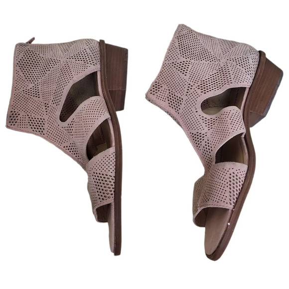 Lucky Brand Sicole Gladiator Sandals - Picture 2 of 16